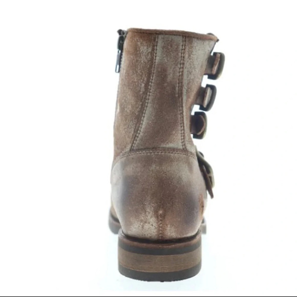 frye Veronica Belted Distressed Short Boots. Size 6 - Picture 16 of 16